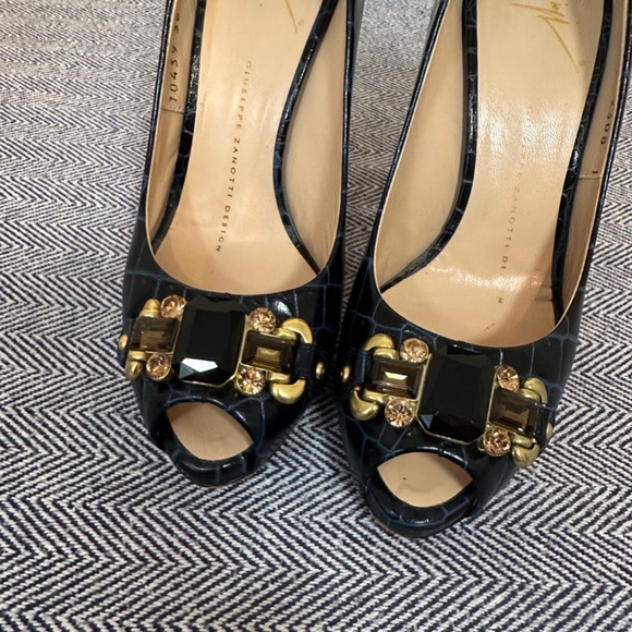 GIUSEPPE ZANOTTI - Embossed Leather Peep Toe Platform Heel - Picture 6 of 8